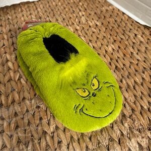 Women's Dr Seuss The Grinch Faux Fur Slipper Socks with Grippers - Size 5-9